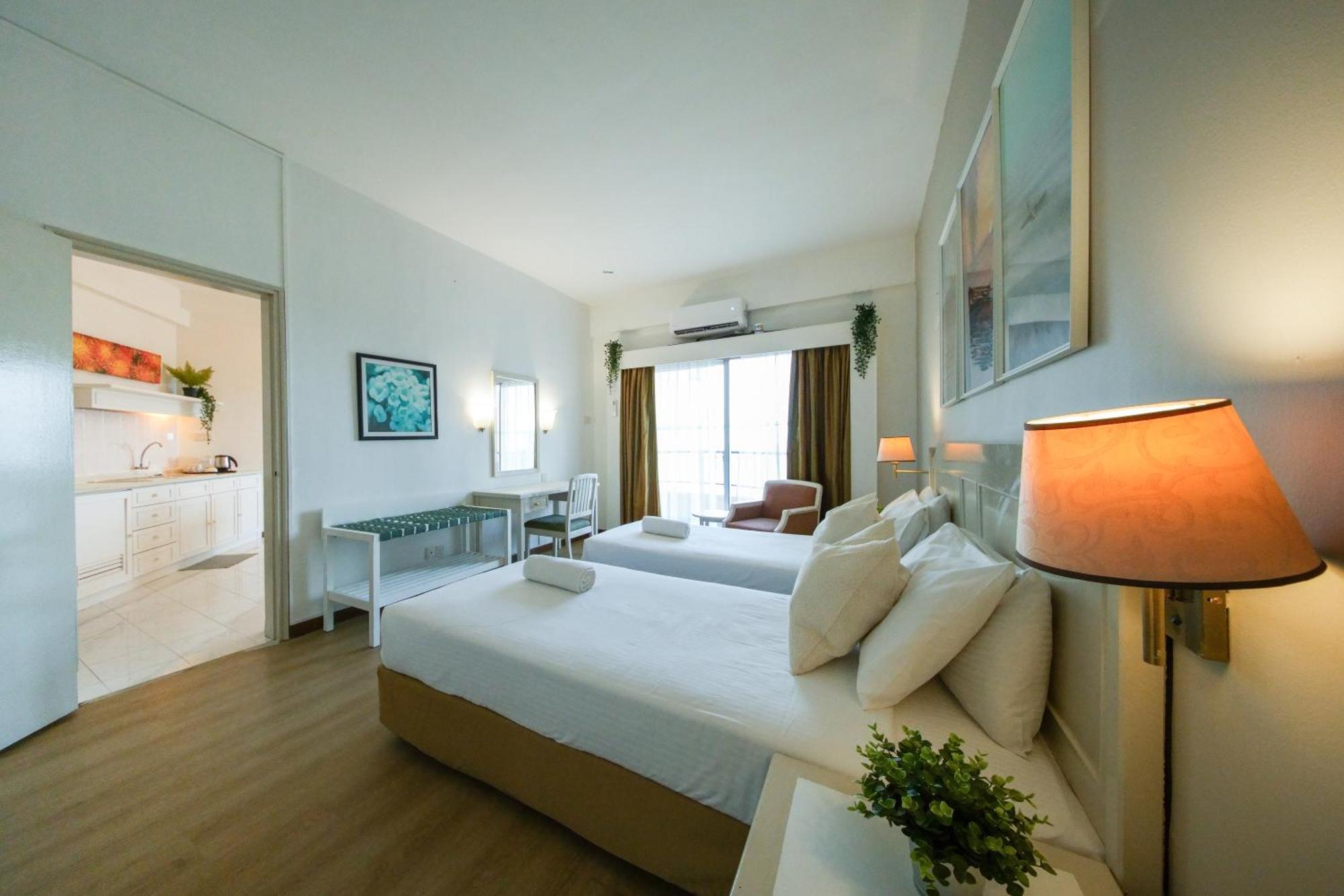 Rainbow Paradise Beach Resort Tanjung Bungah  Exterior photo