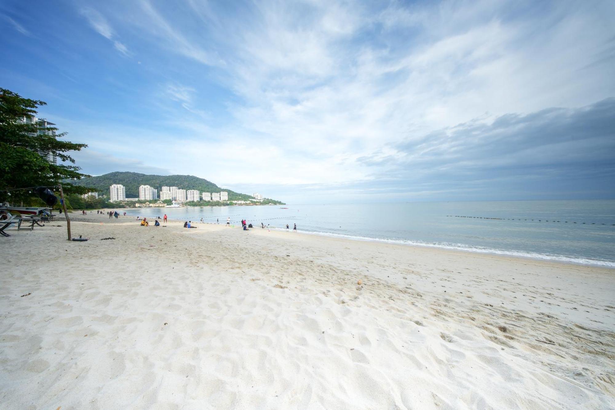 Rainbow Paradise Beach Resort Tanjung Bungah  Exterior photo
