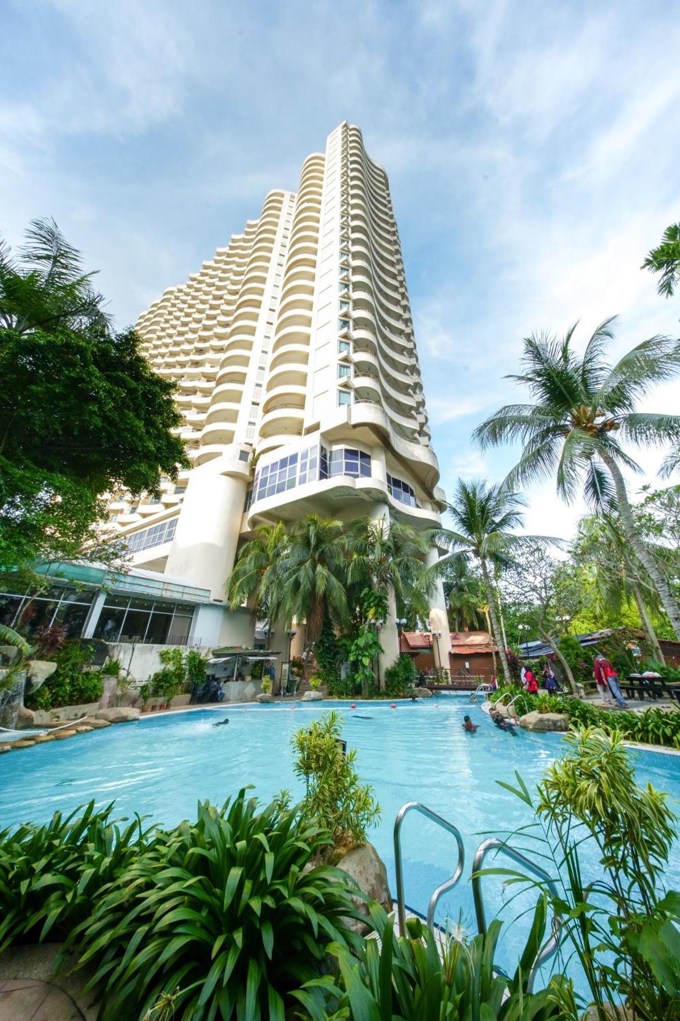 Rainbow Paradise Beach Resort Tanjung Bungah  Exterior photo