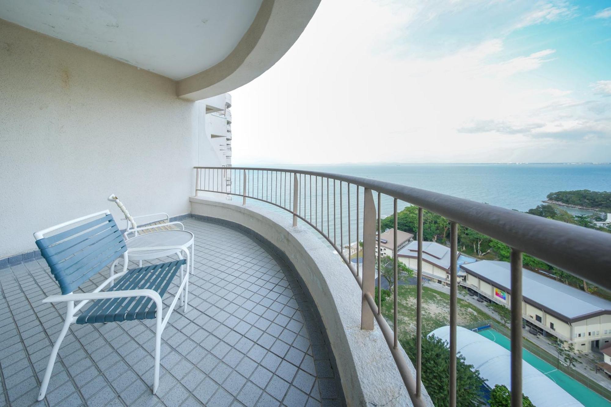Rainbow Paradise Beach Resort Tanjung Bungah  Exterior photo
