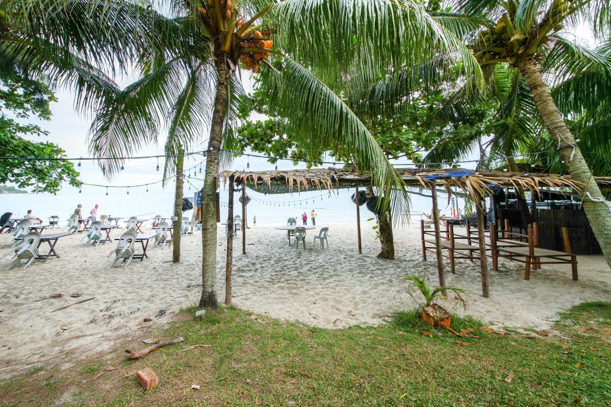 Rainbow Paradise Beach Resort Tanjung Bungah  Exterior photo