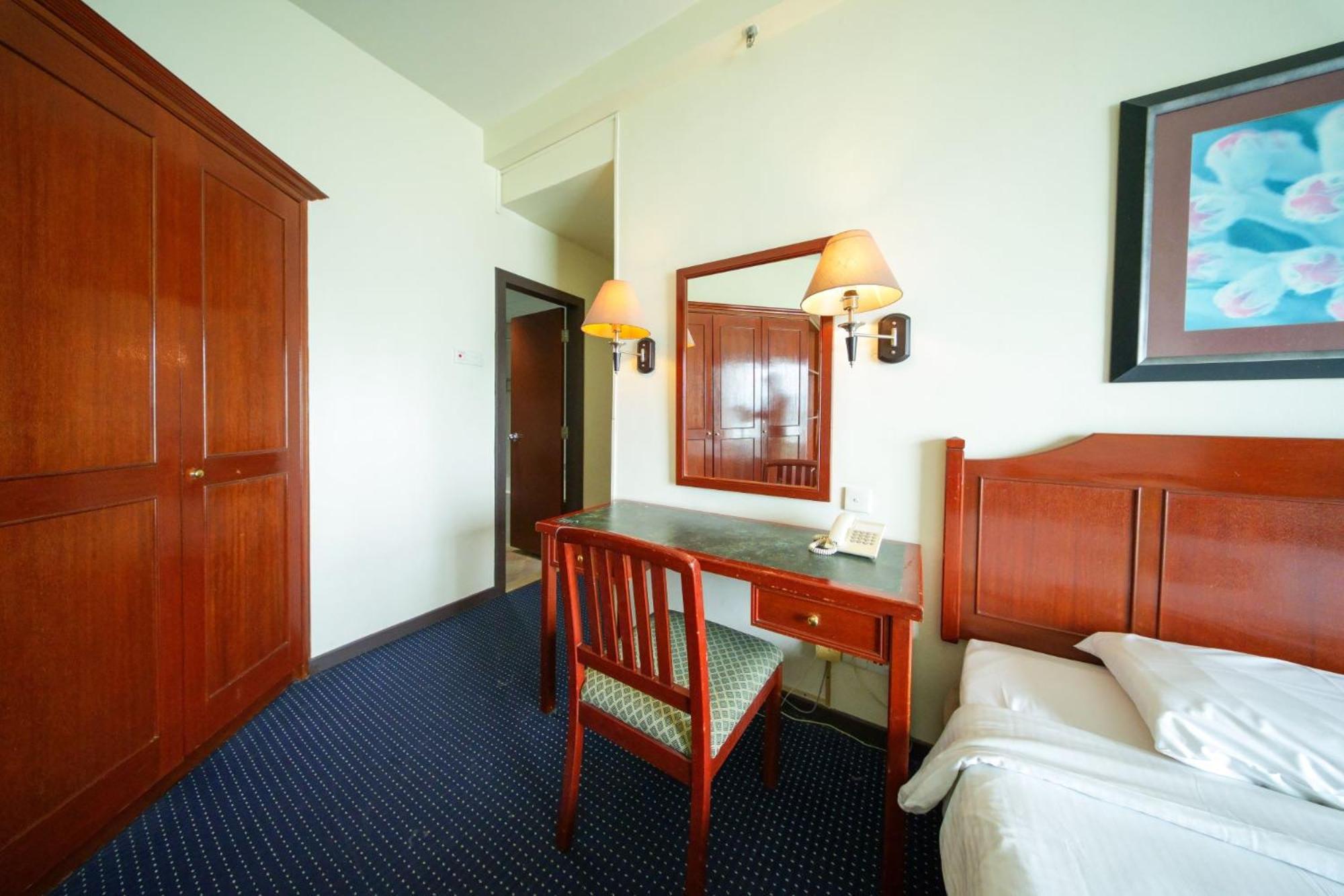 Rainbow Paradise Beach Resort Tanjung Bungah  Exterior photo